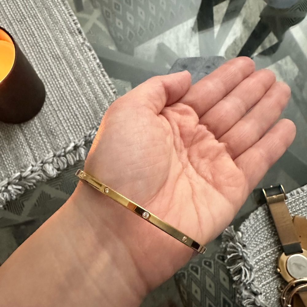 Gold bangle - Picture 2 of 4